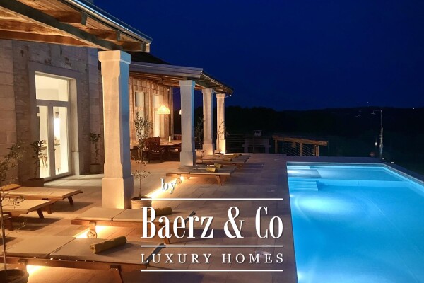 photo 71 Istria, Poreč, luxuriously renovated old school