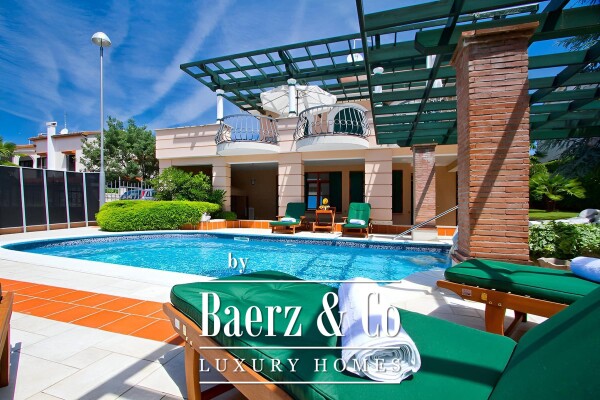photo 4 Poreč, exclusive villa with 430 m2, attractive location