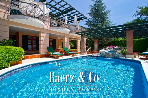 photo 5 Poreč, exclusive villa with 430 m2, attractive location