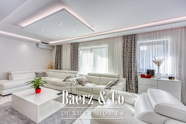 photo 15 Rovinj, an impressive family villa with a pool located in a quiet location