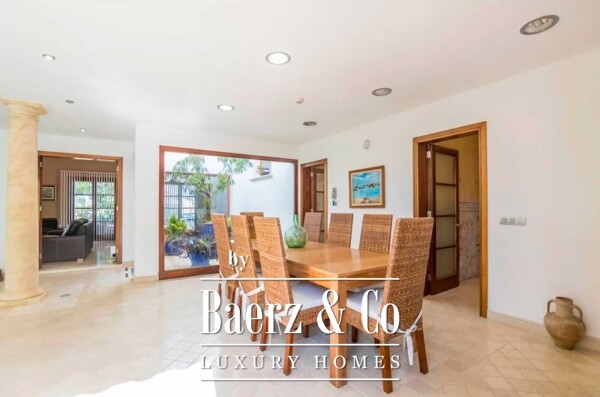 photo 9 VILLA WITH INTERIOR SWIMMING POOL IN SON BLANC