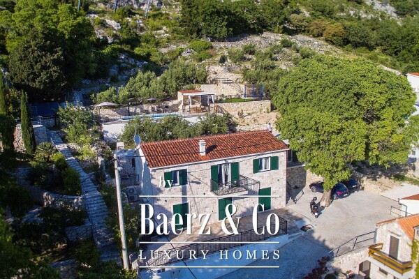 photo 1 Omiš, Borak, house with pool and sea view