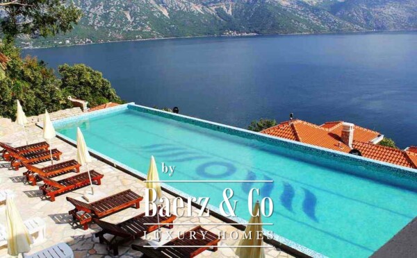 photo 17 Three Bedroom Apartment in Kotor with Seaview