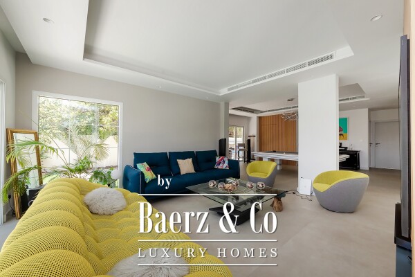 photo 10 Beautiful upgrades | Fully Furnished | Lake view