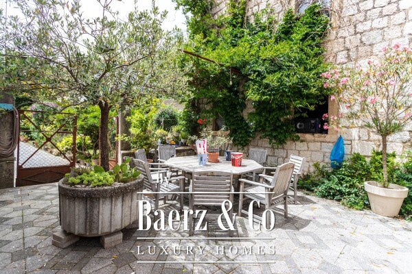 photo 11 Sinj, strict center, house with great potential