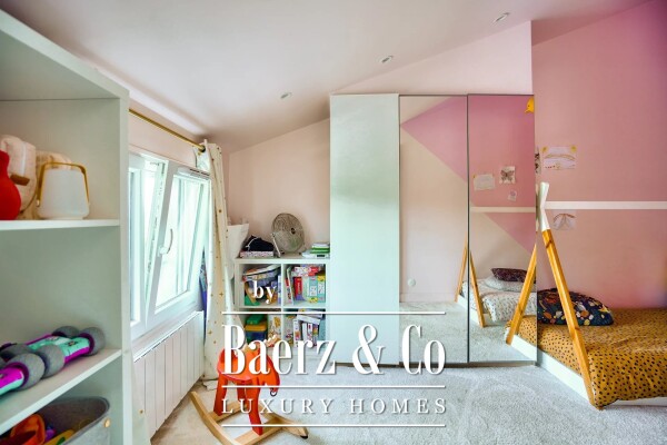 photo 19 Top Floor Duplex with Stunning Views of Île Seguin