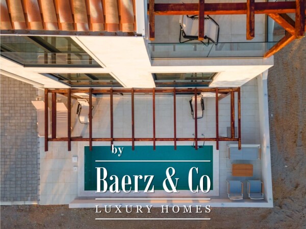 photo 3 Luxury Three Bedroom Villa in Sveti Stefan