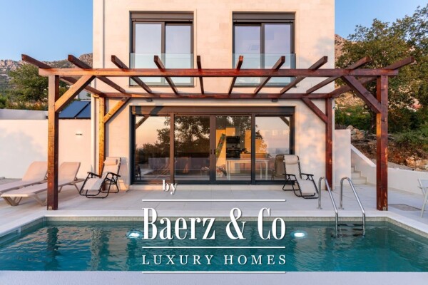 photo 7 Luxury Three Bedroom Villa in Sveti Stefan