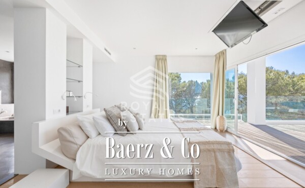 photo 10 Beautiful luxury home in Cala moli