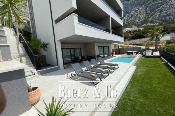 photo 12 Makarska, modern villa with three residential units