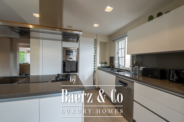 photo 10 Luxurious villa in central area Tenerife south