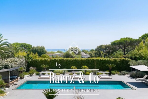 photo 4 Contemporary villa 3 minutes walk from Club 55