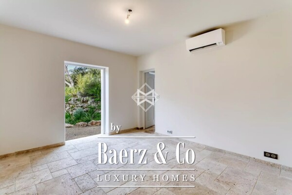 photo 9 Gigaro - Renovated sea view villa - Beach on foot