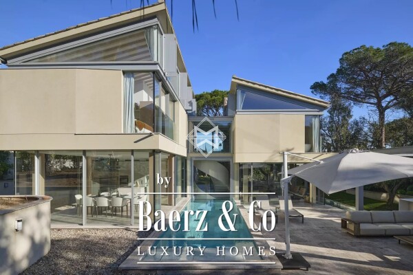 photo 3 In a gated Domain close to the beach