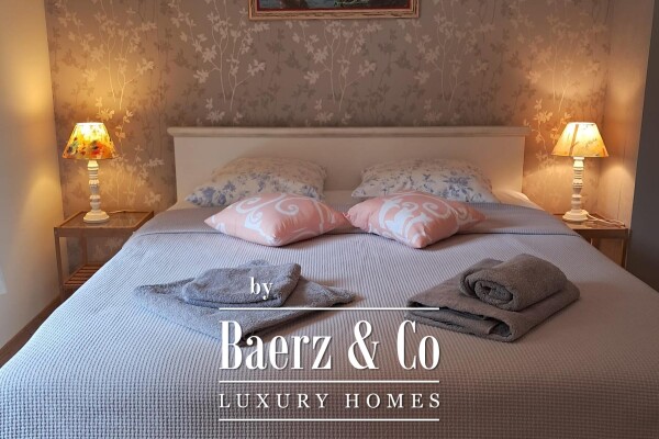 photo 10 Brač, Supetar, a house with a total area of 372 m² located on a plot of 411 m².