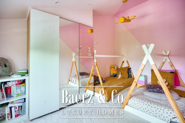 photo 21 Top Floor Duplex with Stunning Views of Île Seguin