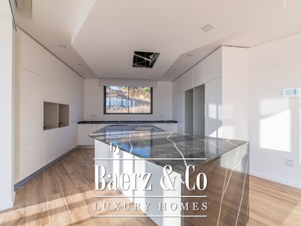 photo 10 Villa with 4 suites to debut