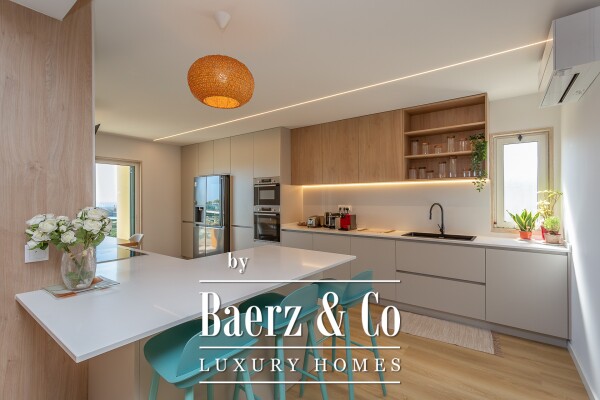 photo 10 5-Bedroom Penthouse in Estoril - Sea View