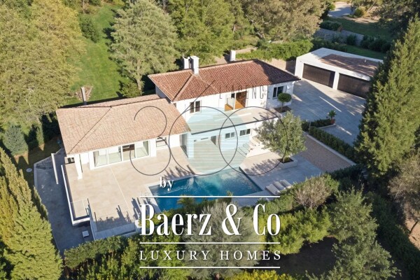 photo 25 CONTEMPORARY VILLA WITH UNOBSTRUCTED VIEW