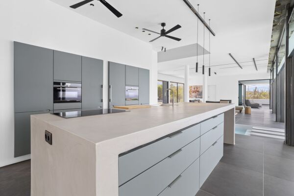 photo 8 Crown West 207