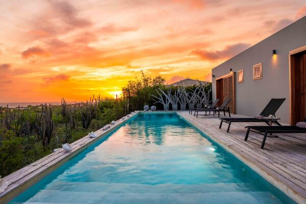 photo 24 Crown West 206