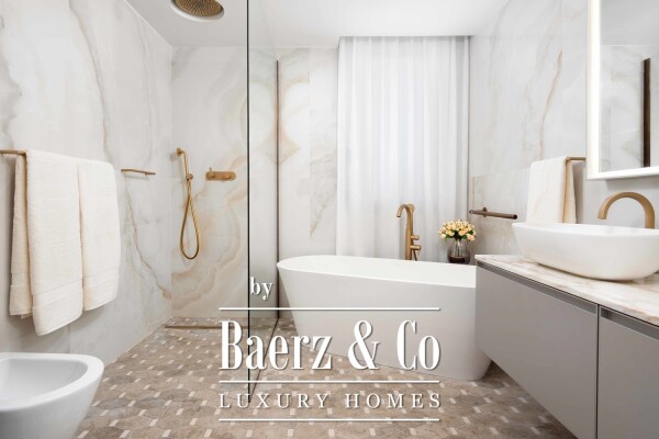 photo 21 Spacious apartment with sea views, parking and pool