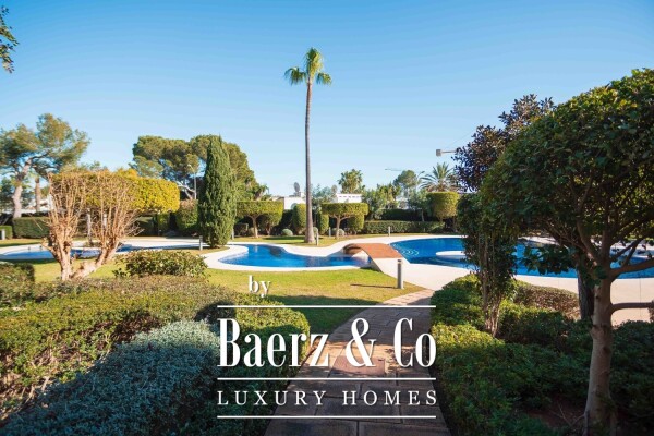 photo 35 Spacious apartment with sea views, parking and pool