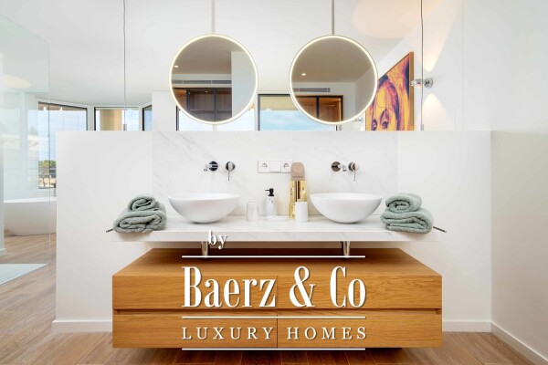 photo 19 Modern Penthouse with sea views and rooftop Pool