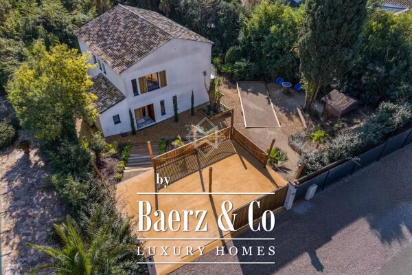 photo 17 Gigaro - Walking Distance to the Beach - Private Estate - Turnkey Villa