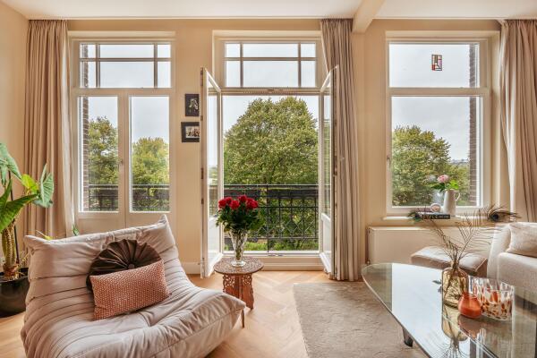 Video Sarphatistraat 568