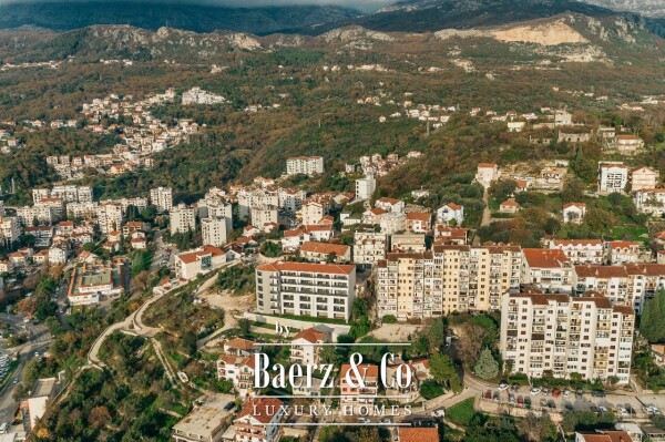 photo 2 Apartment with a Sea View in the Center of Herceg Novi