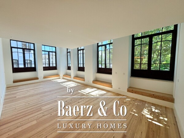 photo 2 A beautiful  three bedroom  with views of Bolhão Market