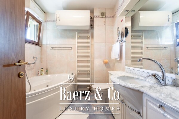 photo 13 Podstrana, luxurious apartment with panoramic sea view, first row to the see