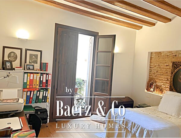 photo 12 Prestigious Apartment in a 17th-Century Historic Building