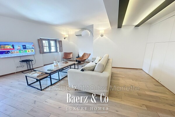 photo 3 64m² apartment with two bedrooms and two shower rooms.