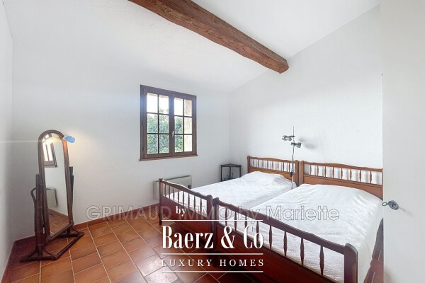 photo 6 Grimaud, France