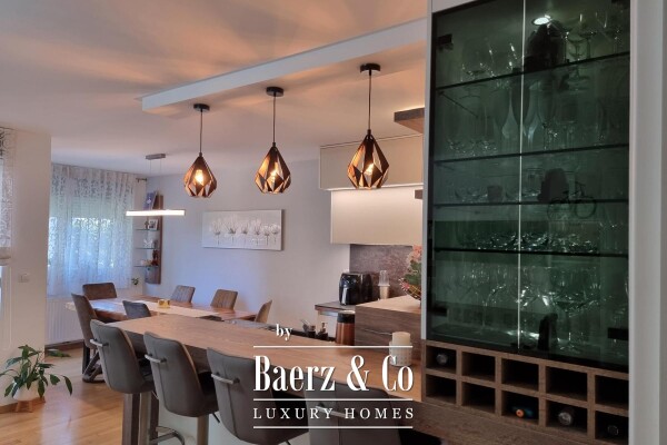 photo 1 Zagreb, Lower Town, top-quality four-bedroom apartment, area 141 m²