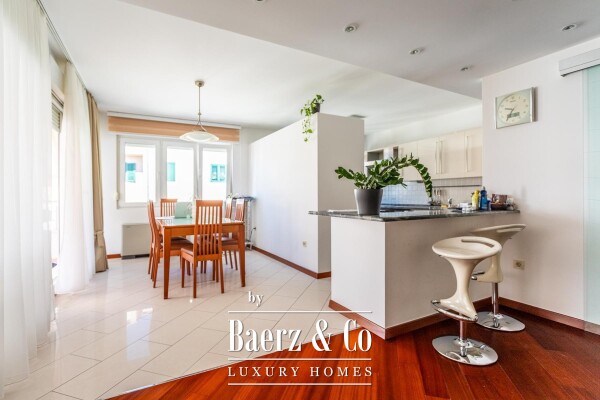 photo 4 Split, Meje, spacious four-bedroom apartment on two floors