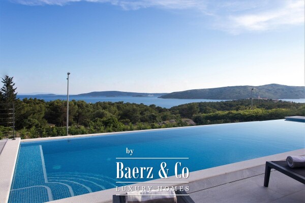 photo 3 Trogir, Seget — luxury villa with a swimming pool and beautiful views of the forest, sea, and island